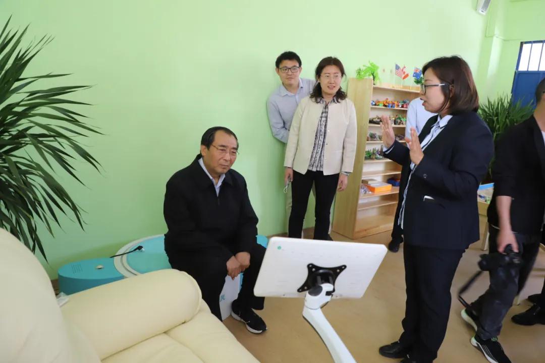 社市委幫扶威寧九三中學(xué)成果落地，叢斌副主席為心理咨詢室揭牌